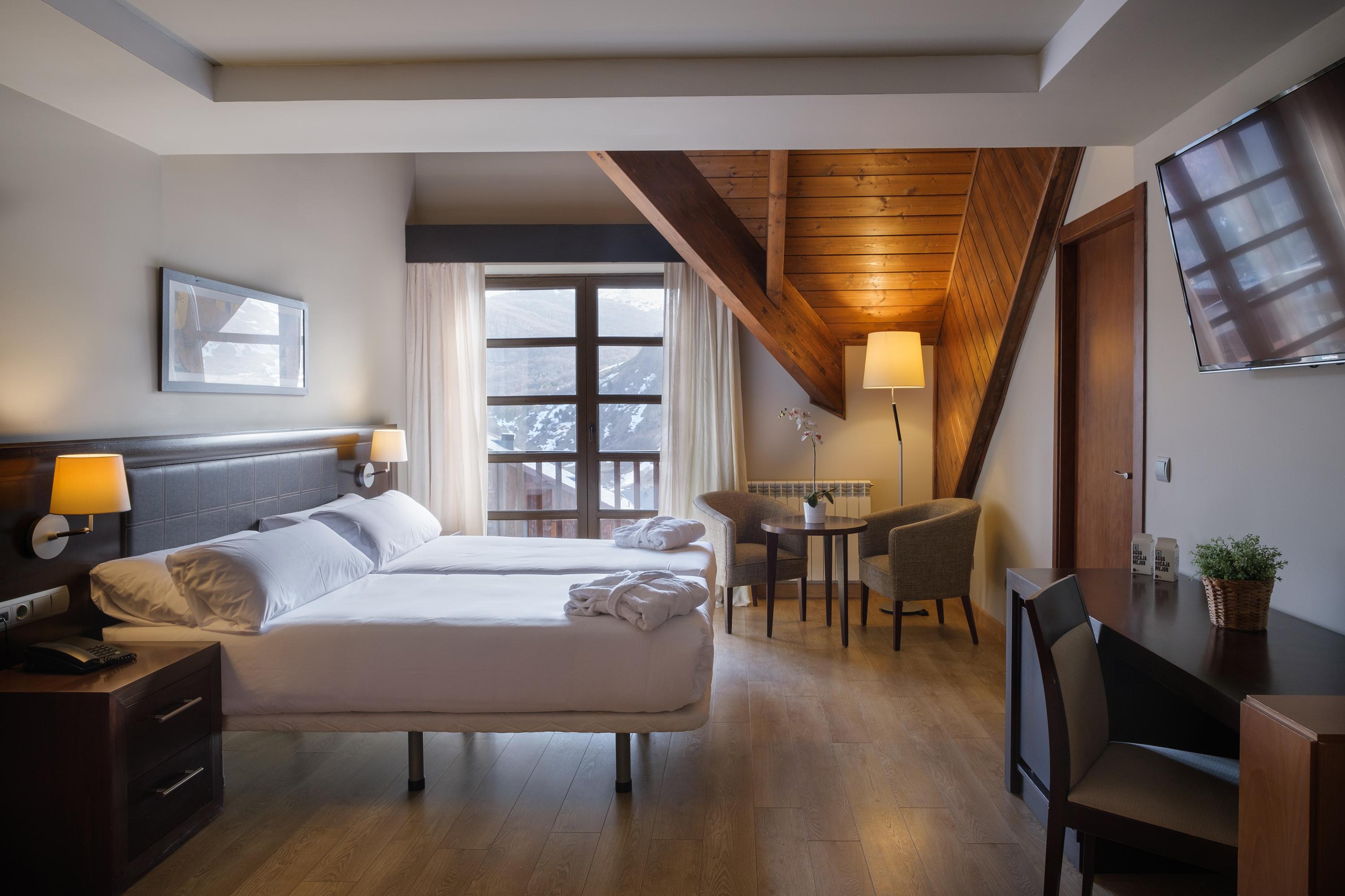 Snoe Aragon Hills Hotel Formigal Bilik gambar